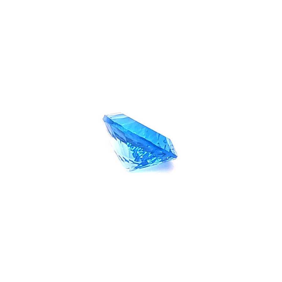 4.78 Ct Natural Swiss blue Topaz - VS – 13.50 x 9.30mm