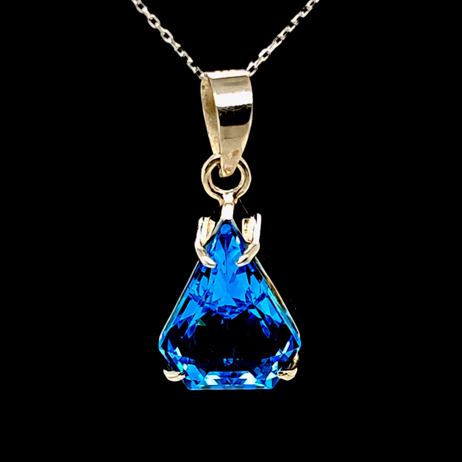 8.50 Ct Swiss Blue Topaz Pendant – 925 Silver – 26.30 x 12.19mm