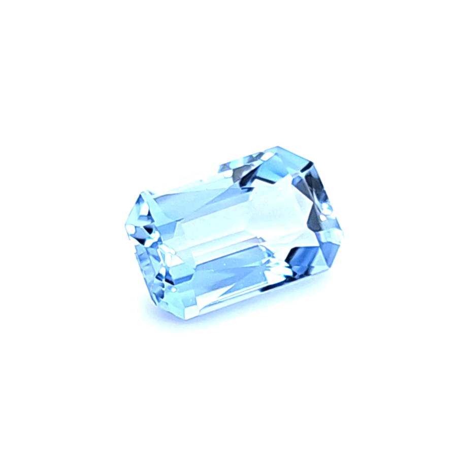 2.70 Carat Natural Aquamarine - VVS – 10.50 x 6.90mm