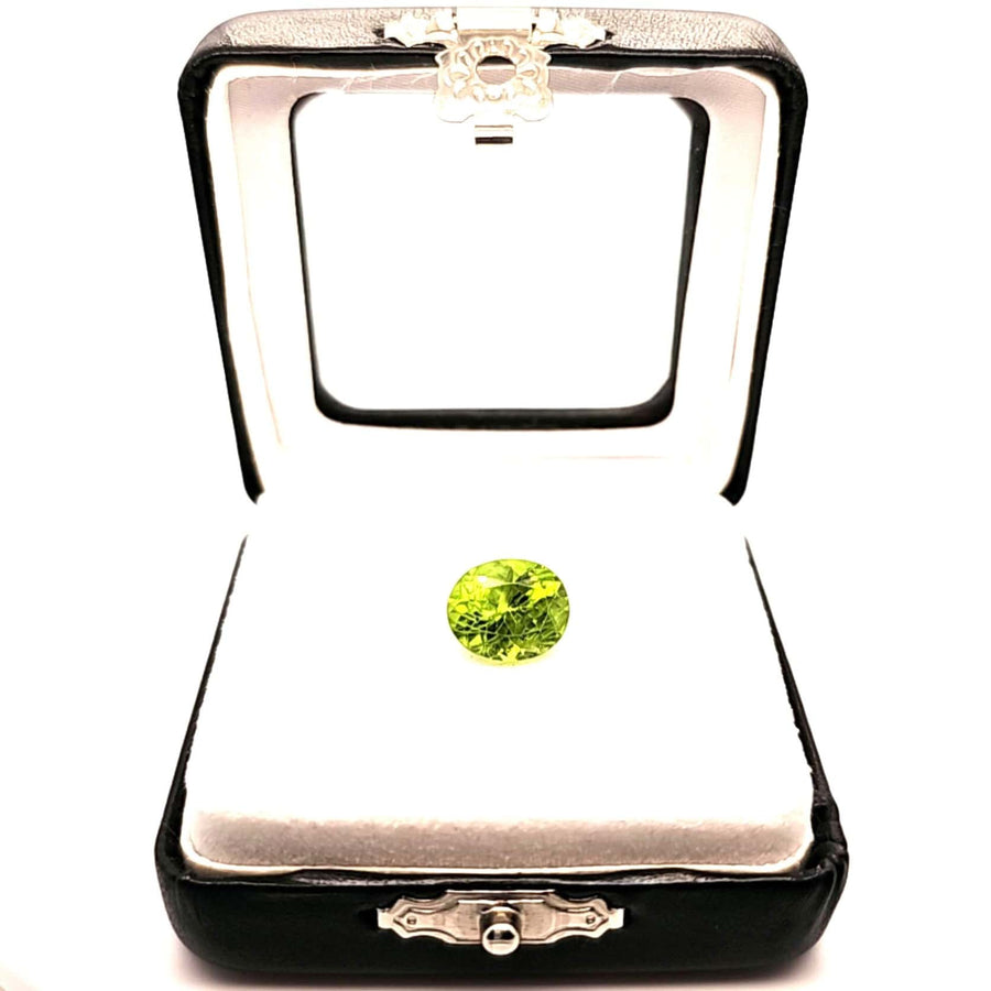 Natural Peridot Oval Cut – 4.13 Ct – SI – 10.76 x 8.95mm