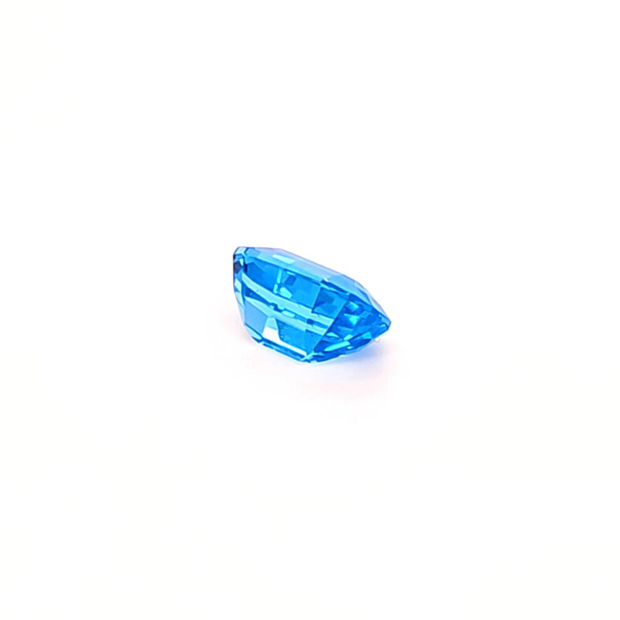 Natural Swiss blue Topaz – 4.04 Ct VVS – 11.00 x 7.00mm