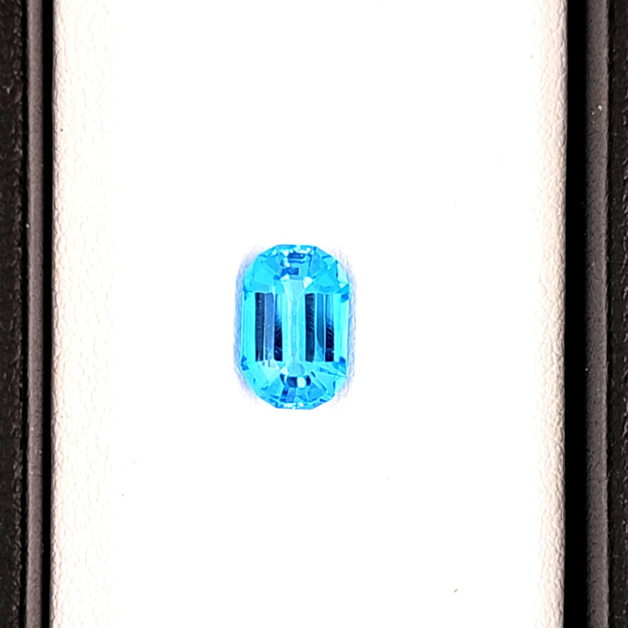 Natural Swiss blue Topaz – 4.04 Ct VVS – 11.00 x 7.00mm