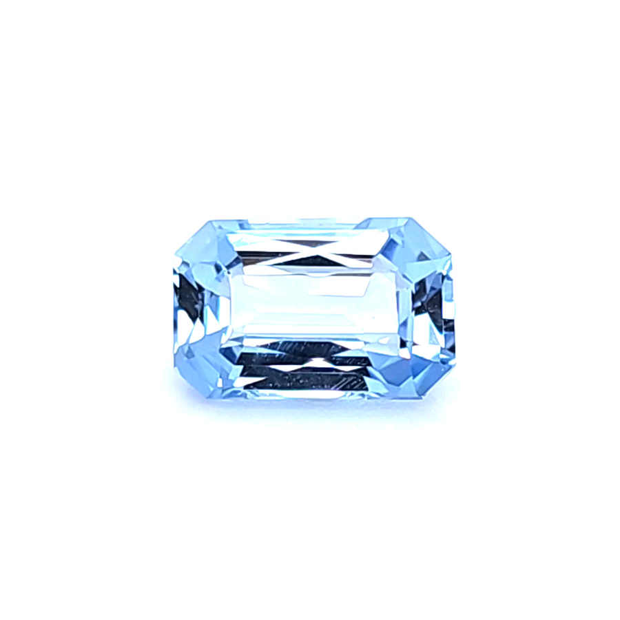 2.70 Carat Natural Aquamarine - VVS – 10.50 x 6.90mm