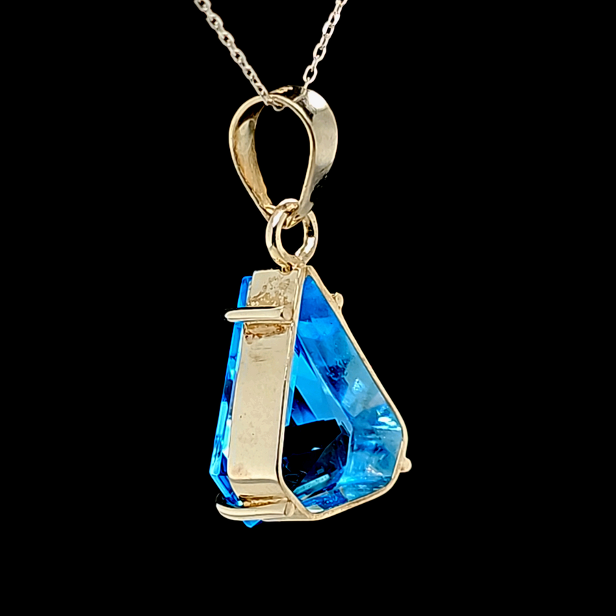 8.50 Ct Swiss Blue Topaz Pendant – 925 Silver – 26.30 x 12.19mm