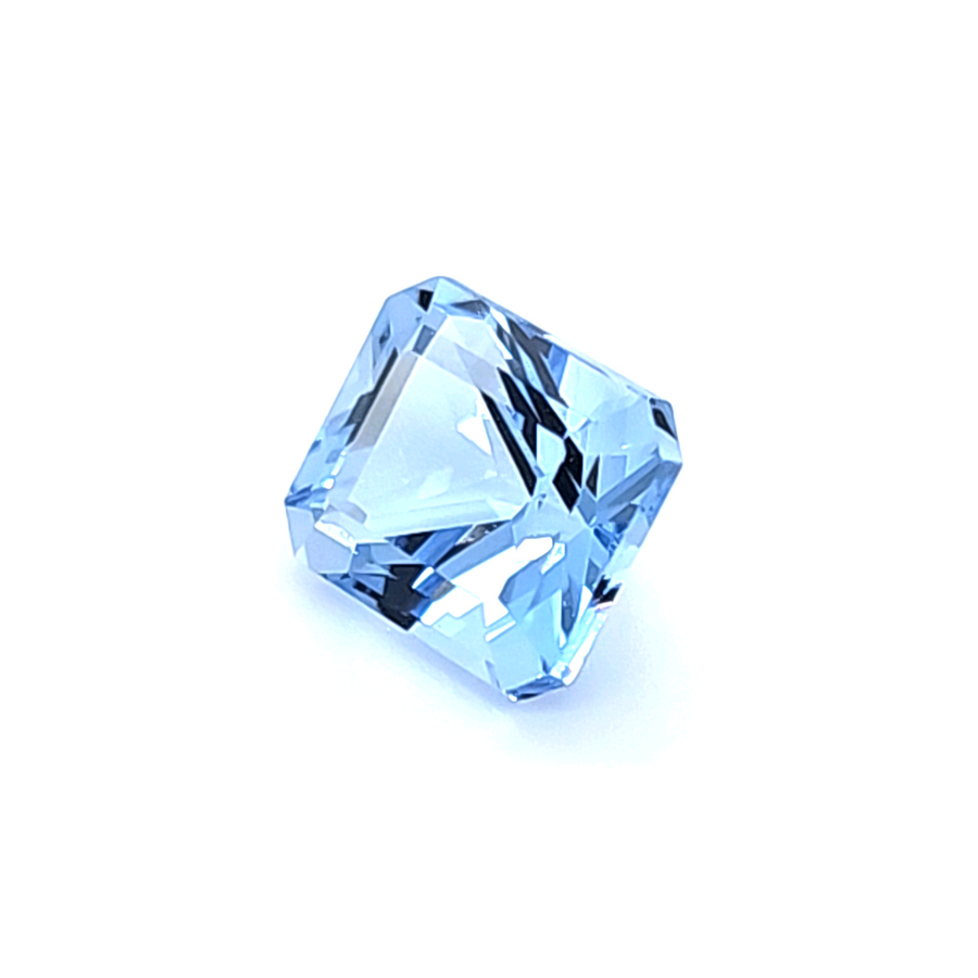 3.60 Carat Natural Aquamarine - VVS – 9.40 x 8.00mm