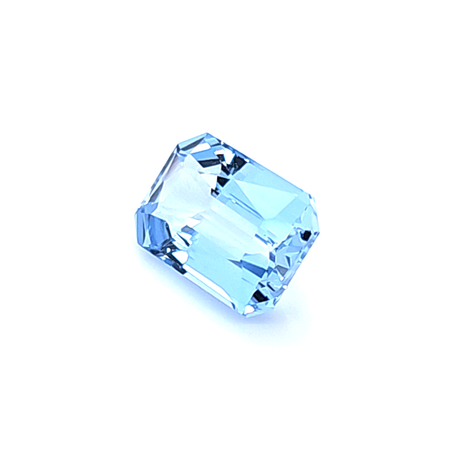 2.70 Carat Natural Aquamarine - VVS – 10.50 x 6.90mm