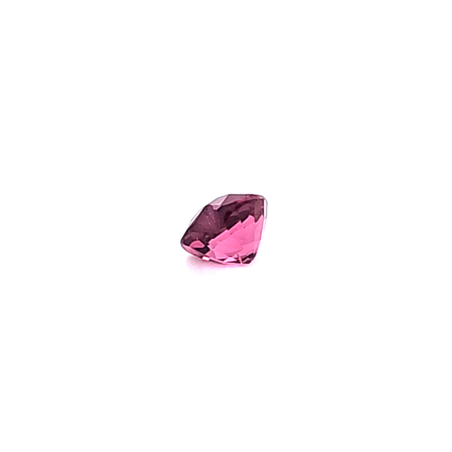 0.84 Ct Natural Rhodolite Garnet – SI1 – 5.60mm