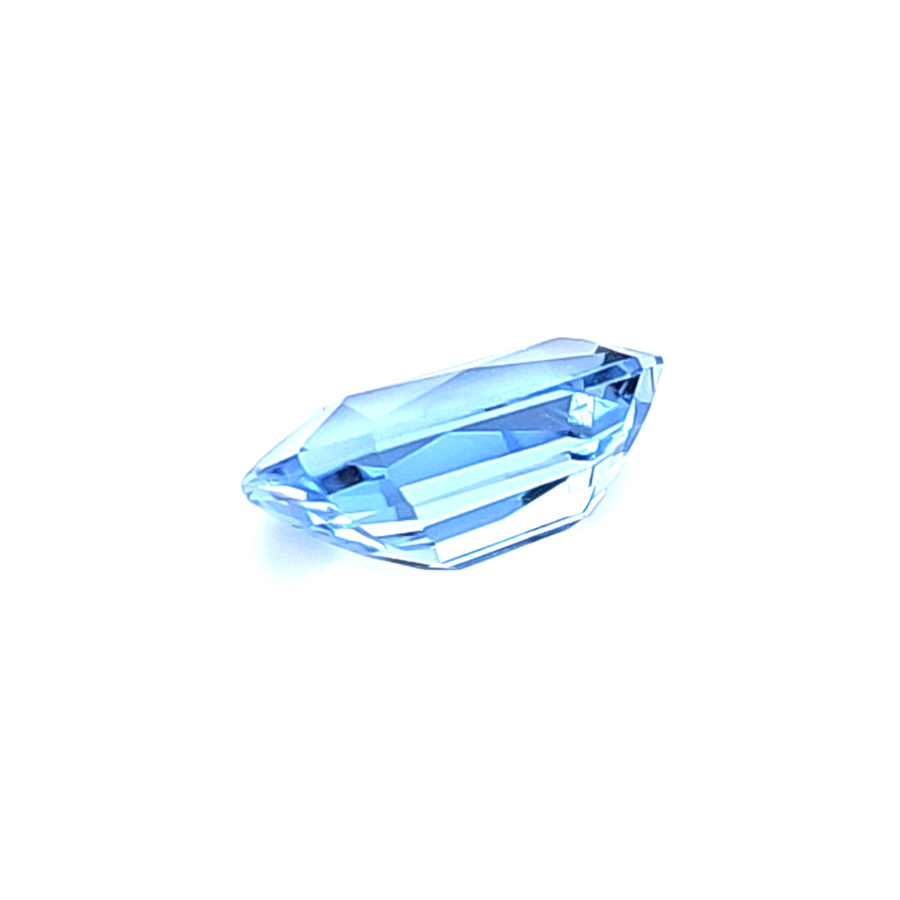 2.70 Carat Natural Aquamarine - VVS – 10.50 x 6.90mm