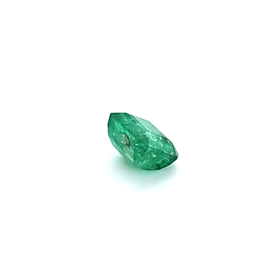 1.00 Ct Zambian Emerald – I2 – 5.53mm – Small chip