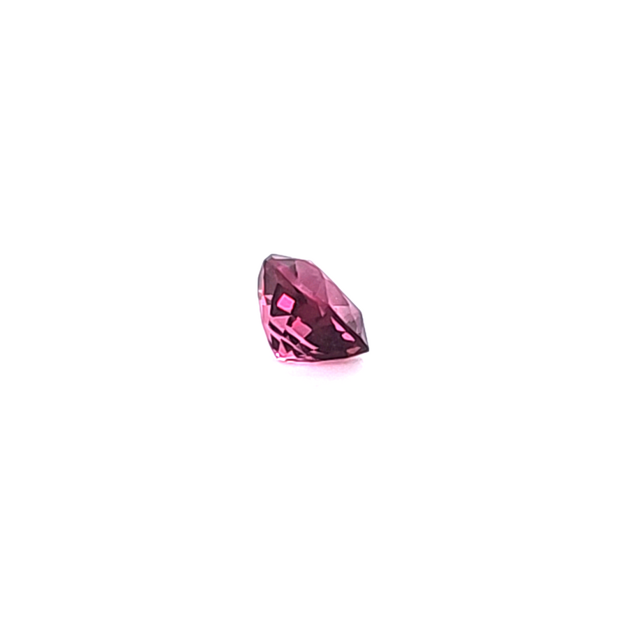 0.84 Ct Natural Rhodolite Garnet – SI1 – 5.60mm