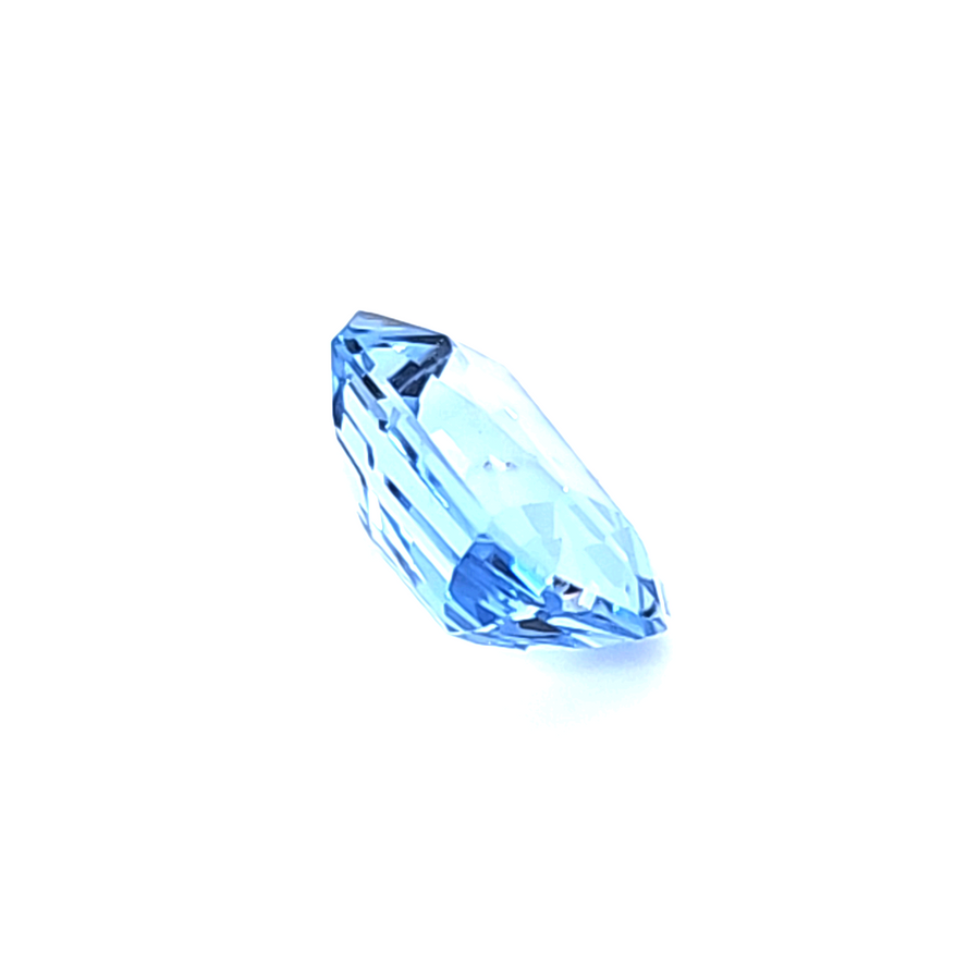 2.70 Carat Natural Aquamarine - VVS – 10.50 x 6.90mm