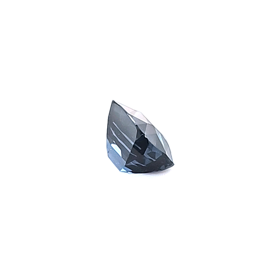 2.28 Ct Natural Spinel – VVS – 7.60 x 6.50mm – Small Feather