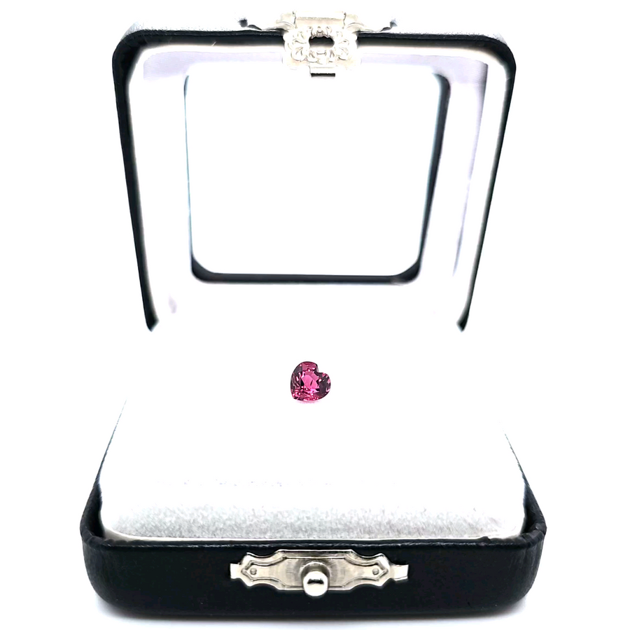 0.84 Ct Natural Rhodolite Garnet – SI1 – 5.60mm