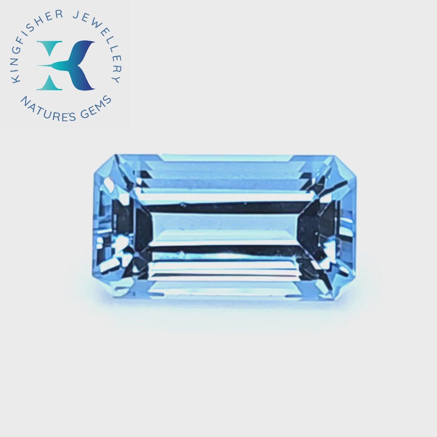 4.74 Ct Certified Natural Aquamarine - VVS – 12.90 x 7.08mm