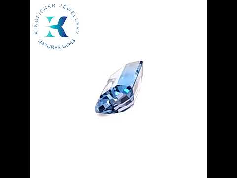 Natural London blue Topaz – 3.57 Ct VVS – 10.37 x 7.25mm