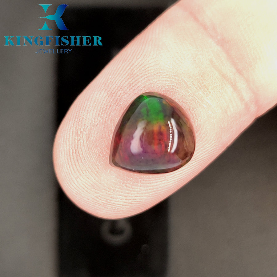 3.67 Ct Solid Smoked Welo opal with fire – Brilliant colours AAA - 11.00mm