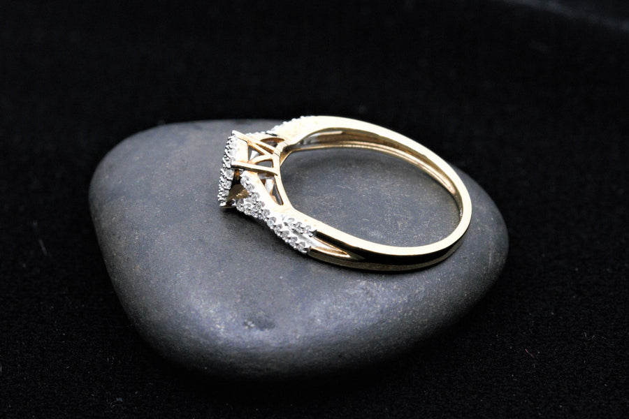 Solid gold diamond ring